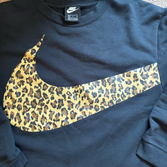 Nike Sweatshirt - Picture 2 of 6